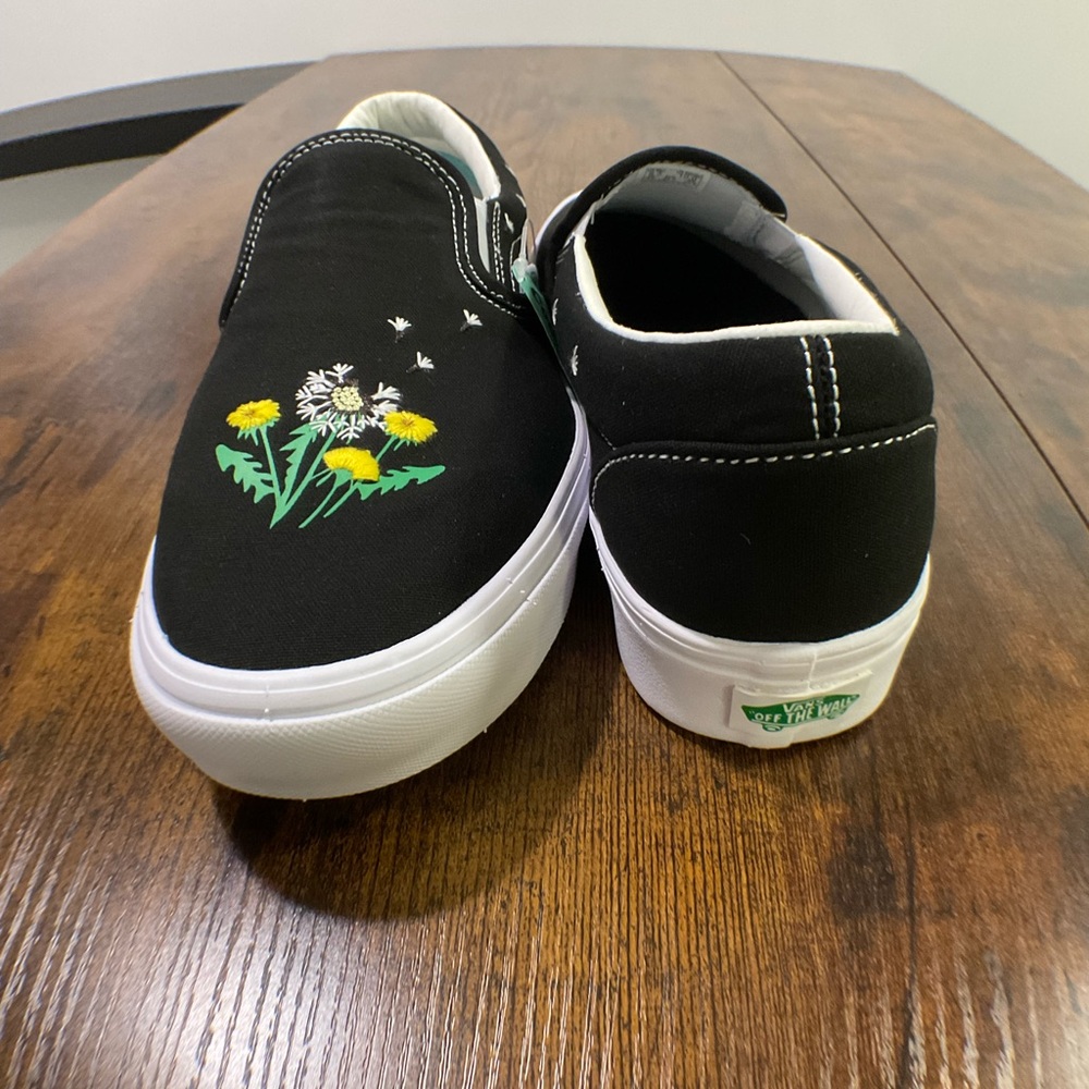NEW!!! Vans - Unisex ComfyCush Slip-On Shoes - Picture 5 of 7
